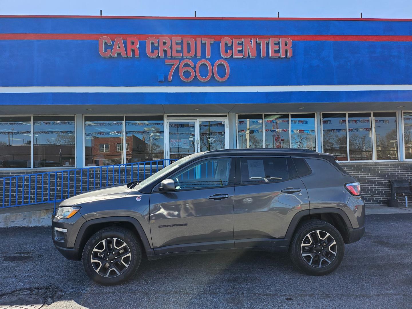 2019 GRAY Jeep Compass Trailhawk 4WD (3C4NJDDB7KT) with an 2.4L L4 DOHC 16V engine, 9A transmission, located at 7600 S Western Ave., Chicago, IL, 60620, (773) 918-3980, 0.000000, 0.000000 - Photo#0